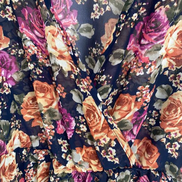 Wet Seal Top Medium Vintage Y2K Dark Floral Criss Cross Fairy Flowy Romantic - Picture 3 of 8